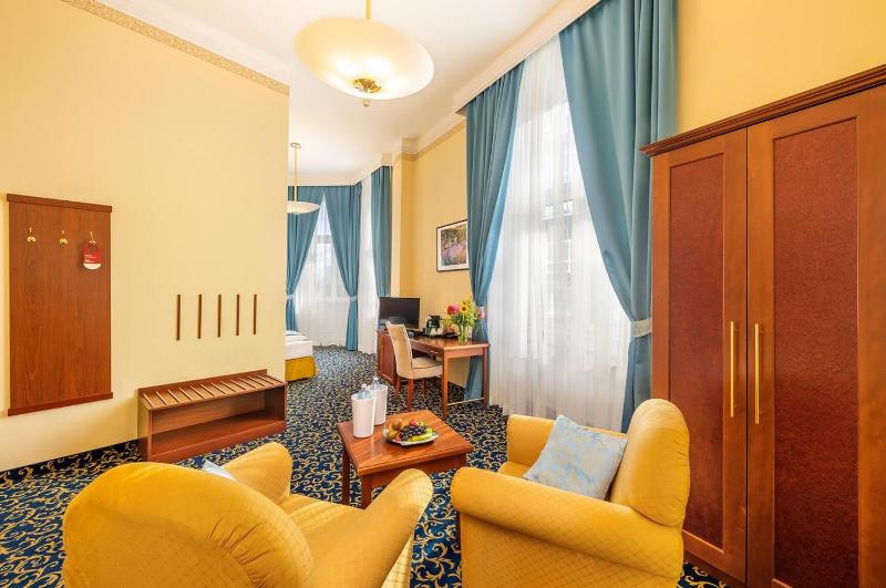 Junior Suite image 2