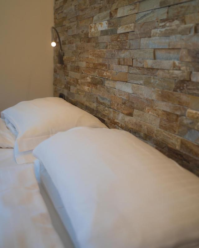 Double Room image 3