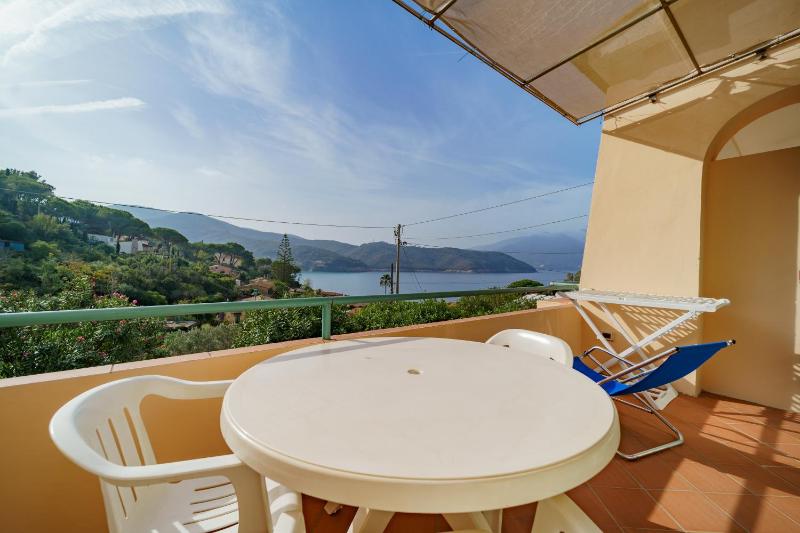Apartment with Sea View image 1