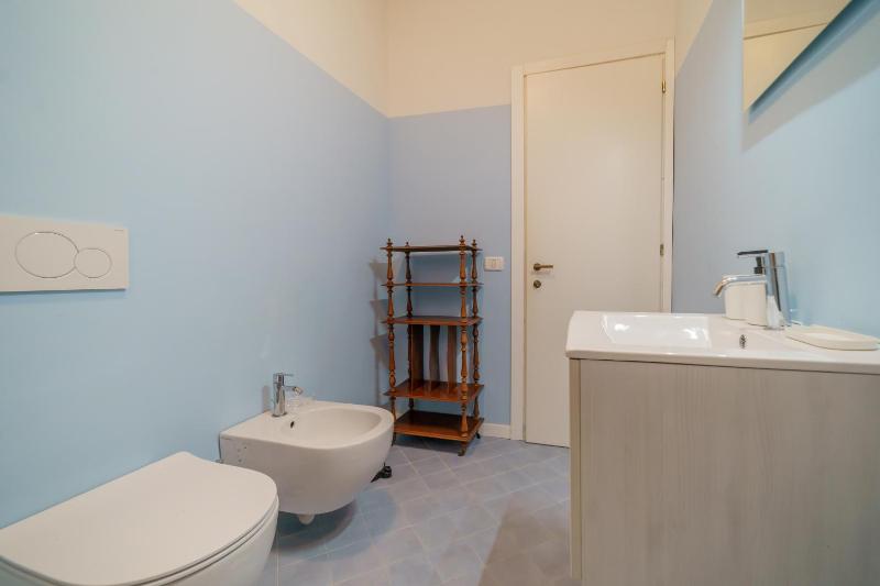 One-Bedroom Apartment image 4
