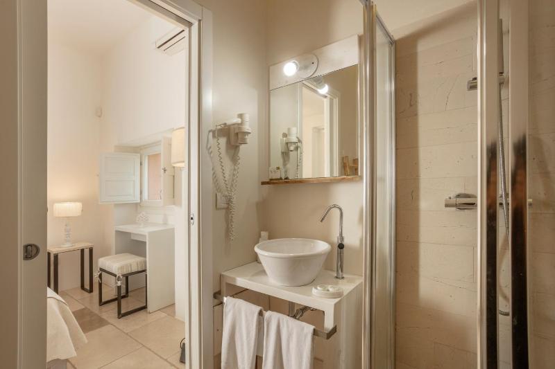 Deluxe Junior Suite - Split Level image 2