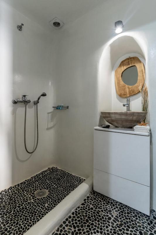 One-Bedroom House image 4