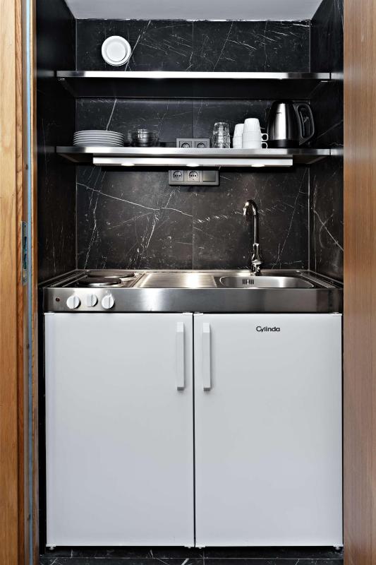 Small Double Room with Kitchenette image 4