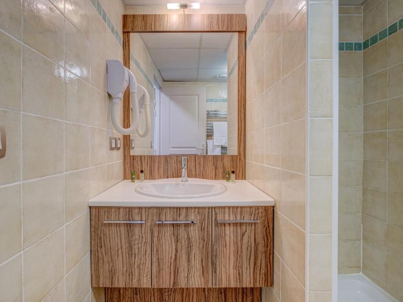 Studio (2 Adults) image 3