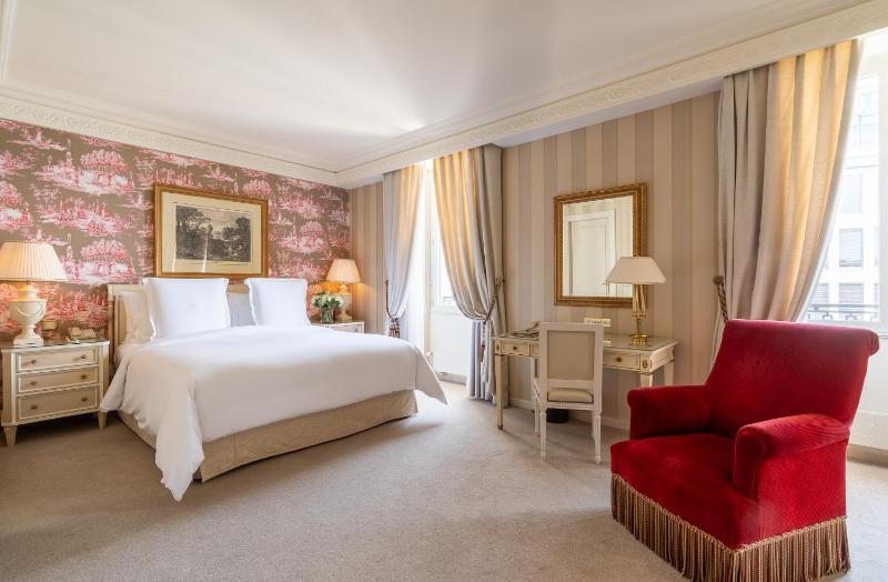 Mont Blanc Suite King Bed image 4
