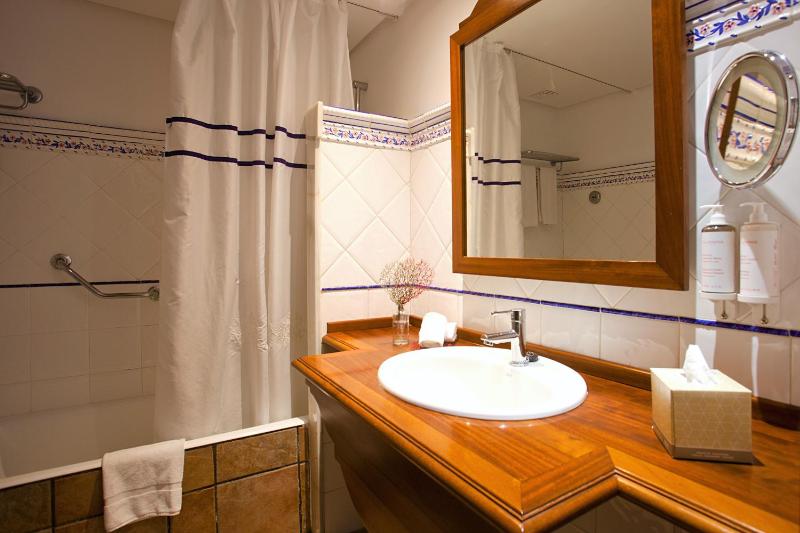 Superior Double or Twin Room image 4