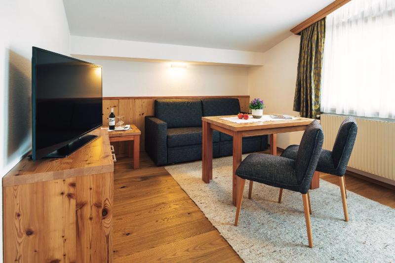 Superior Suite image 2