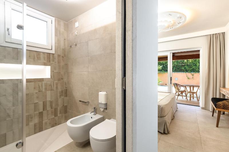 Double or Twin Room image 2