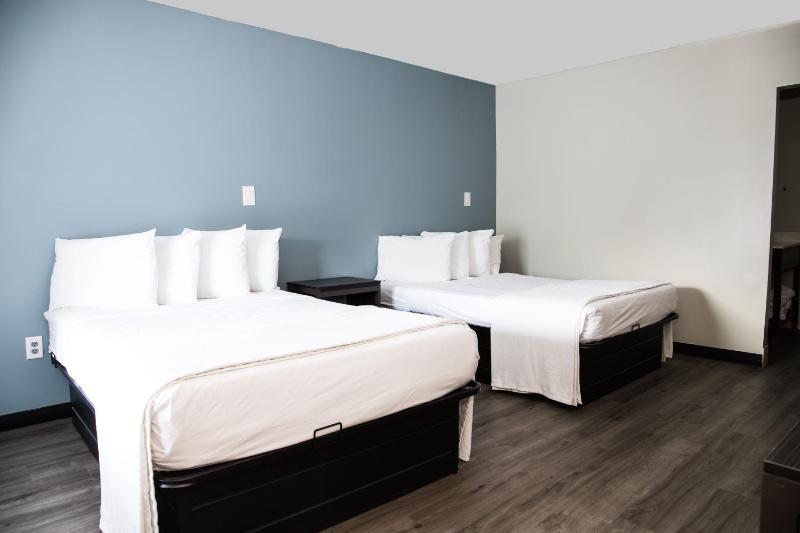 Double Room with Two Double Beds - Non Smoking image 4