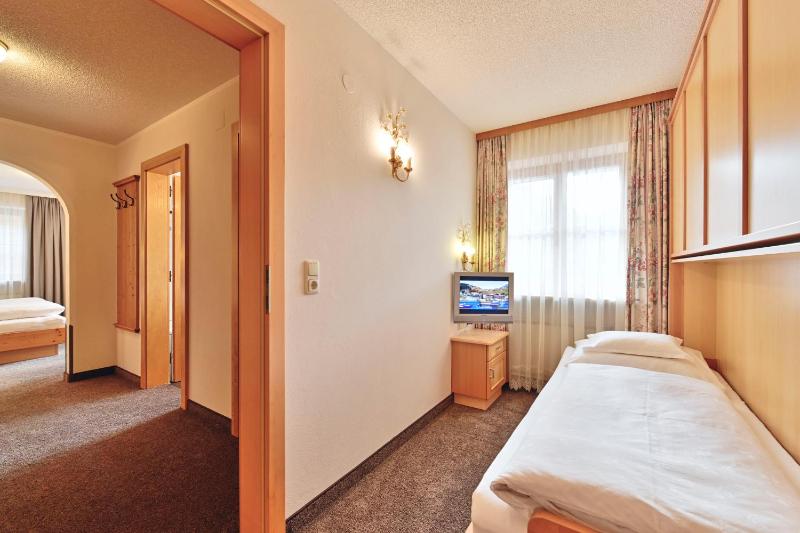 Family Two-Bedroom Suite image 4