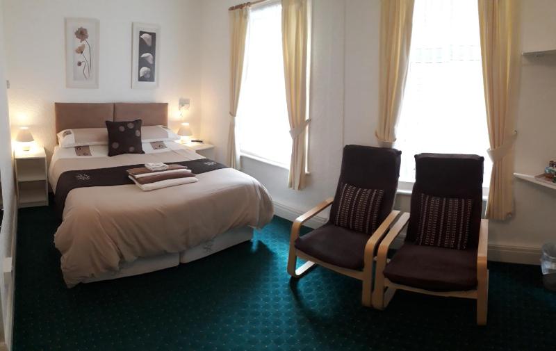 Superior Double Room image 3