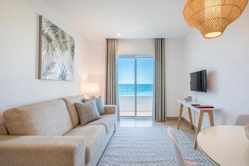 Premium One-Bedroom Apartment with Sea View image 2