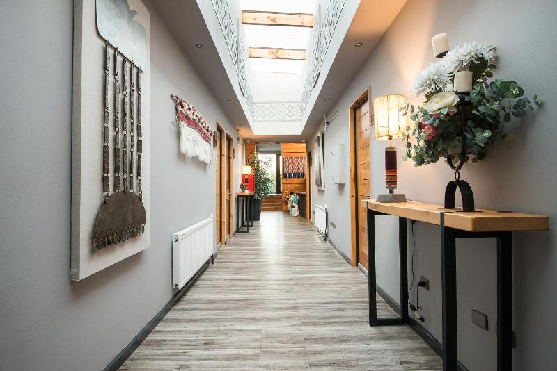 Maki Hotel - image 25