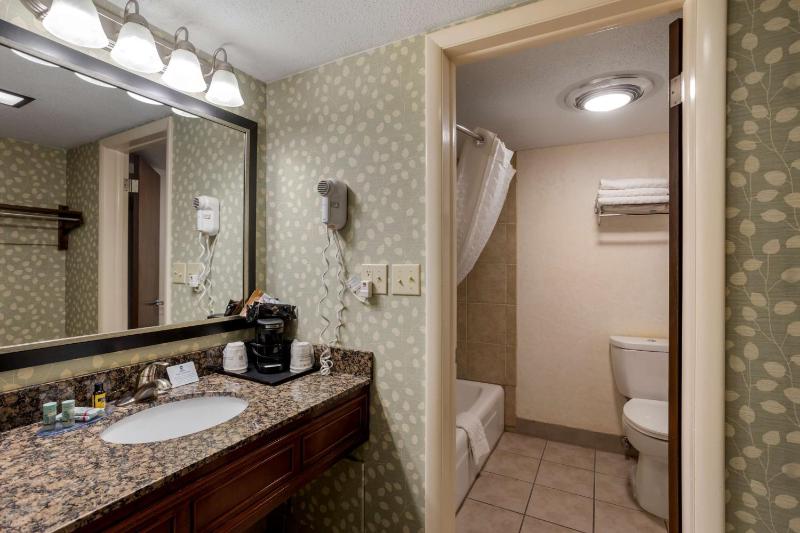 King Room - Non-Smoking image 2