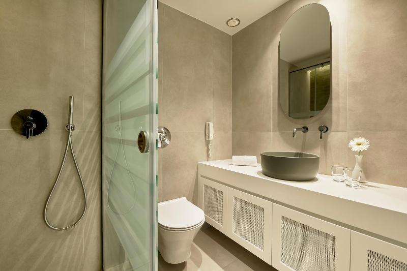 Double Room with Sea View  image 2