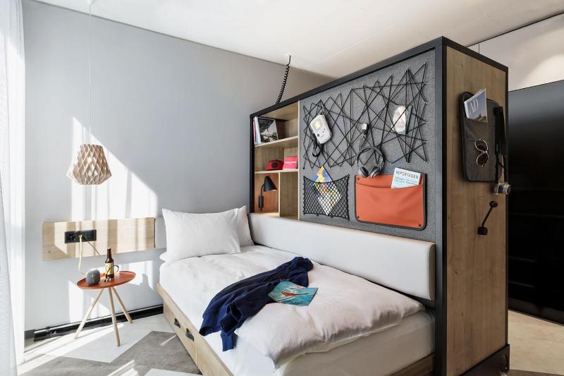 Business Studio image 1