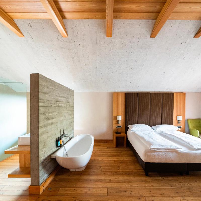 Junior Suite with Sauna image 1