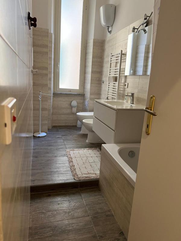 Double Room with Shared Bathroom image 2