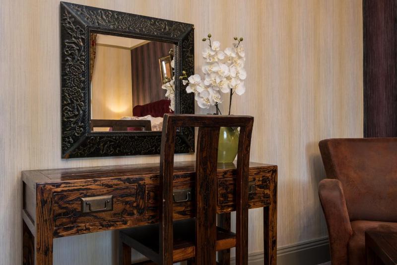 Deluxe Suite image 3