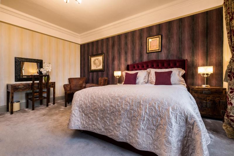 Deluxe Suite image 2