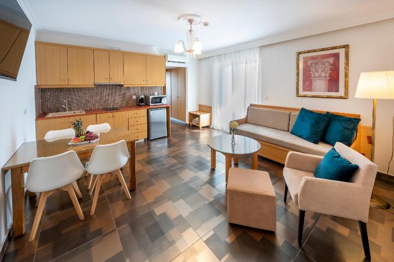 Superior Suite image 4