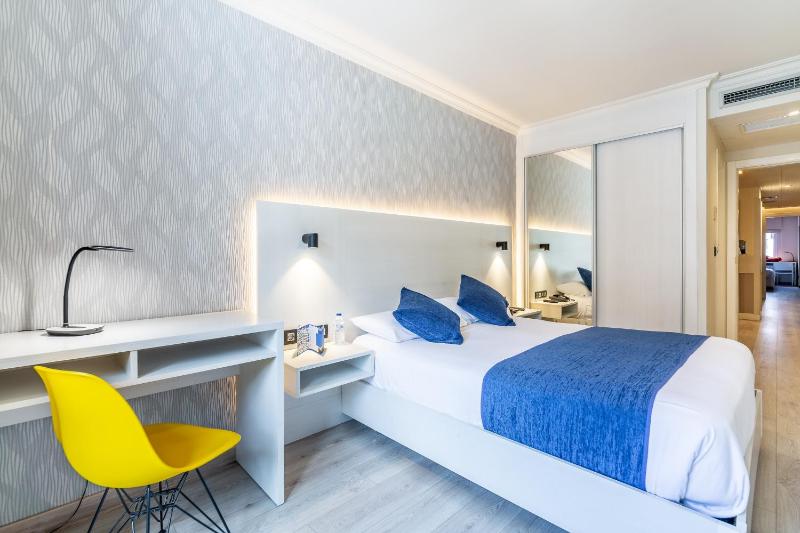 Superior Double or Twin Room image 1