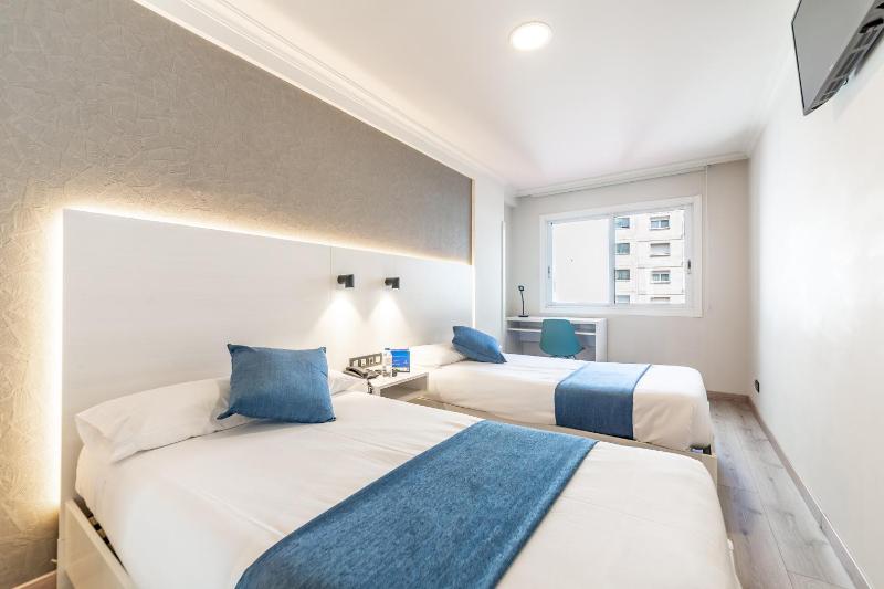 Superior Double or Twin Room image 4