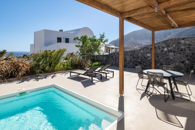 Villa S with outdoor plunge pool image 2