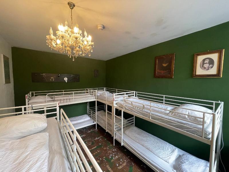 Bed in 10-Bed Mixed Dormitory Room image 4