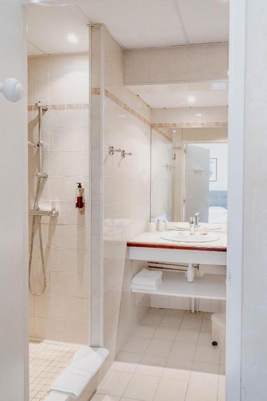 Small Single Room image 4
