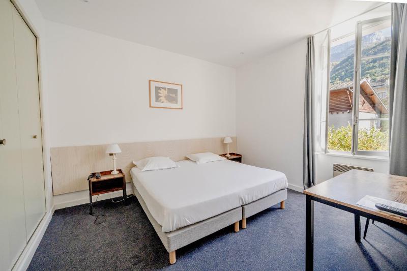 Twin/Double Room - Mountain Side image 1
