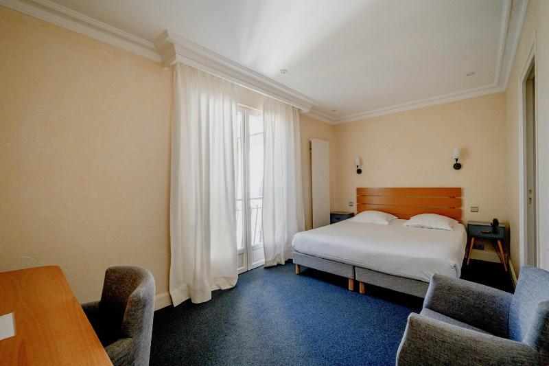 Twin/Double Room - Lake Side image 4