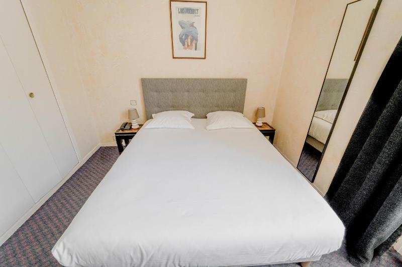 Small Single Room image 2