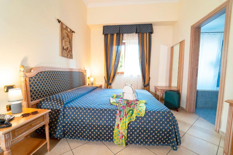 Double or Twin Room with Extra Bed image 1