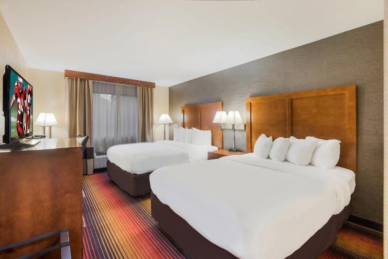 Superior Room with Two Queen Beds Non-Smoking image 1