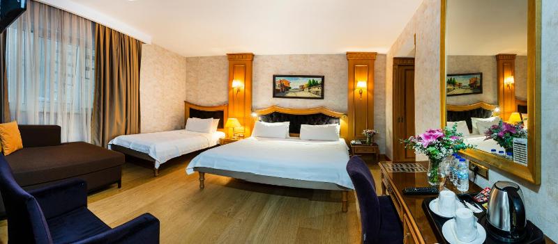 Standard Triple Room image 4