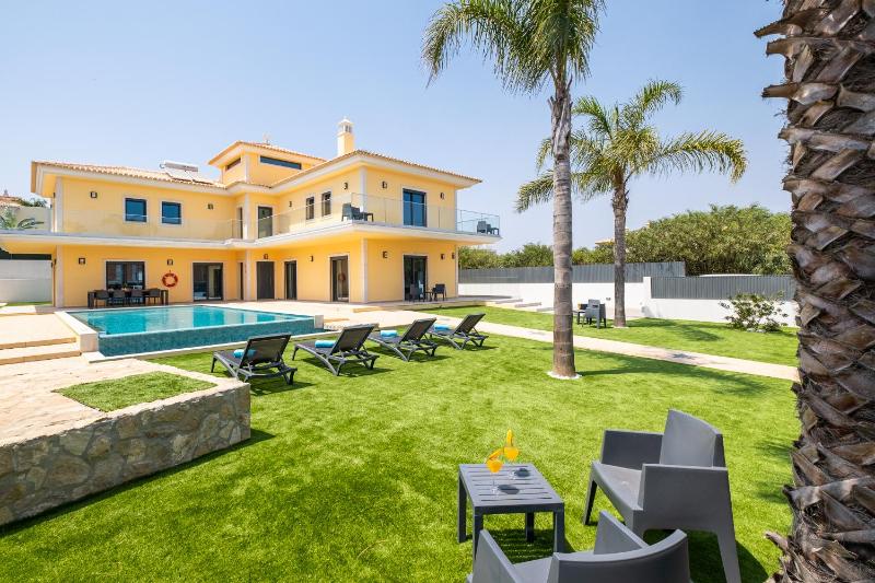 Villa Coral Bay - Moradia familiar com piscina aquecível e BBQ em Albufeira - image 8