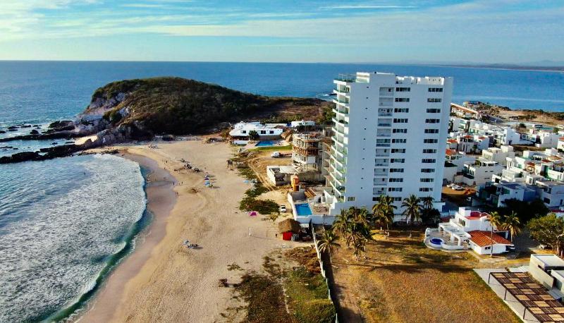 Brujas Tower Beach Resort - image 10