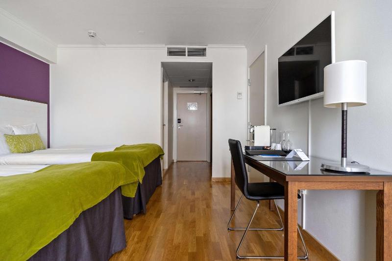 Deluxe Double or Twin Room image 4