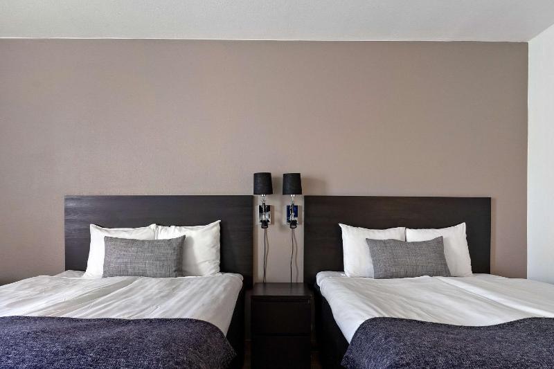 Standard Double or Twin Room image 3