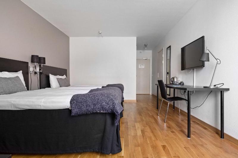Standard Double or Twin Room image 4