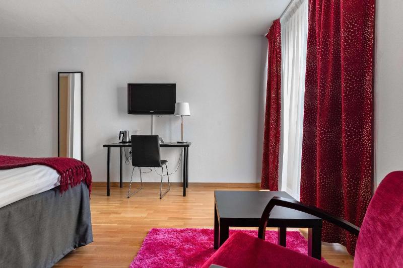 Standard Single Room image 3