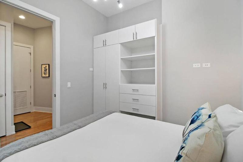 Well-Equipped 2BR Apt with Laundry - Crosby 205 - image 10