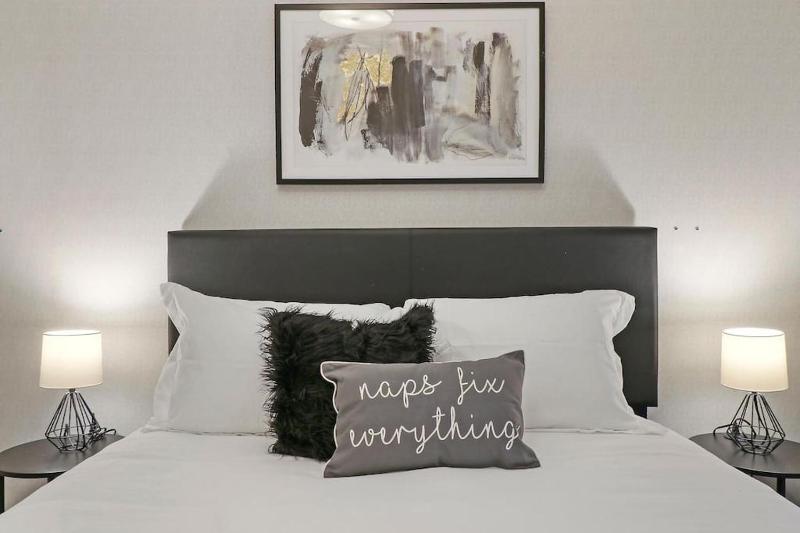 1BR Well-Decorated Apartment w Laundry - Crosby 209 - image 9