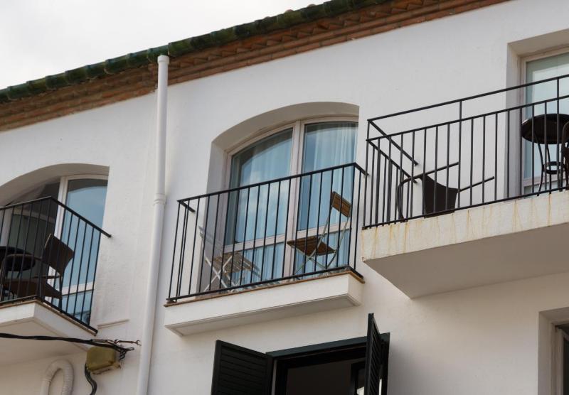 Deluxe Double Room with Balcony and Sea View image 3
