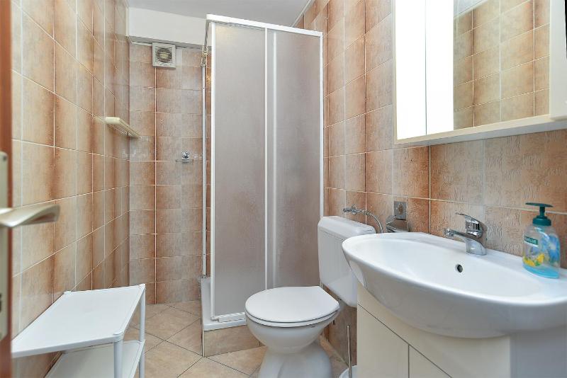 Apartment image 3