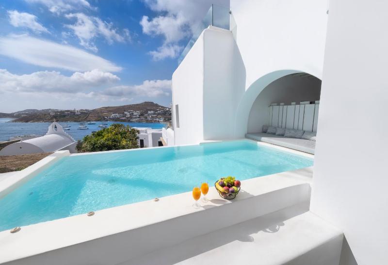 Cozy Suite with Private Pool image 1