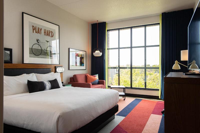 King Suite image 3