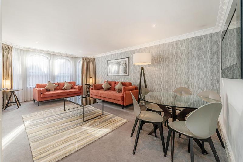 Executive Two-Bedroom Apartment image 3