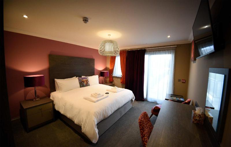 Deluxe Double Room image 3